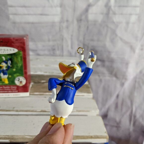 Hallmark BATON TWIRLER DAISY 2000 Mickey’s Holiday - Picture 7 of 7